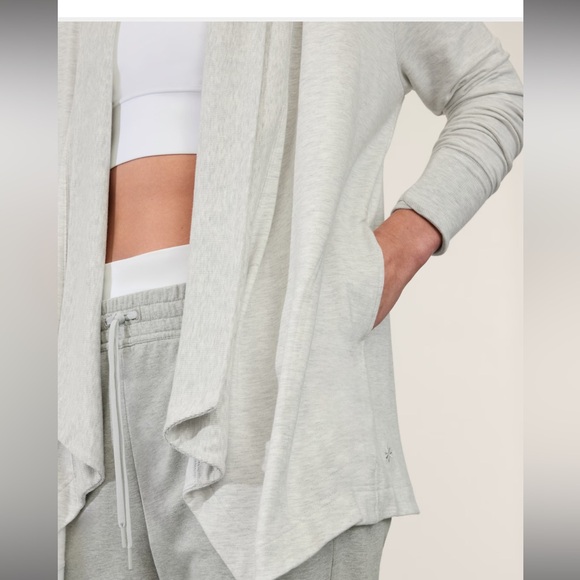 PRANAYAMA RESTORE WRAP and MOMENTUM SEAMLESS TANK set - Picture 4 of 11